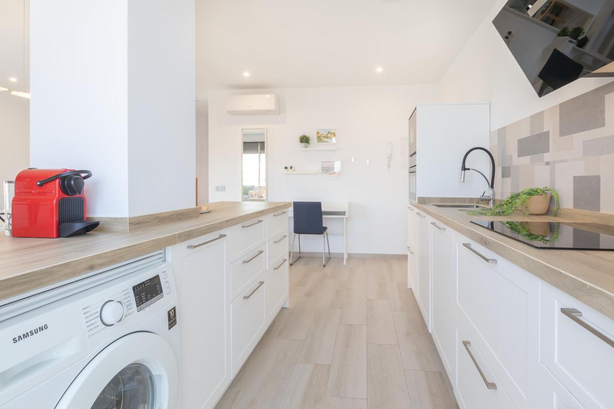 Center 100m From The - Happy Apartment *