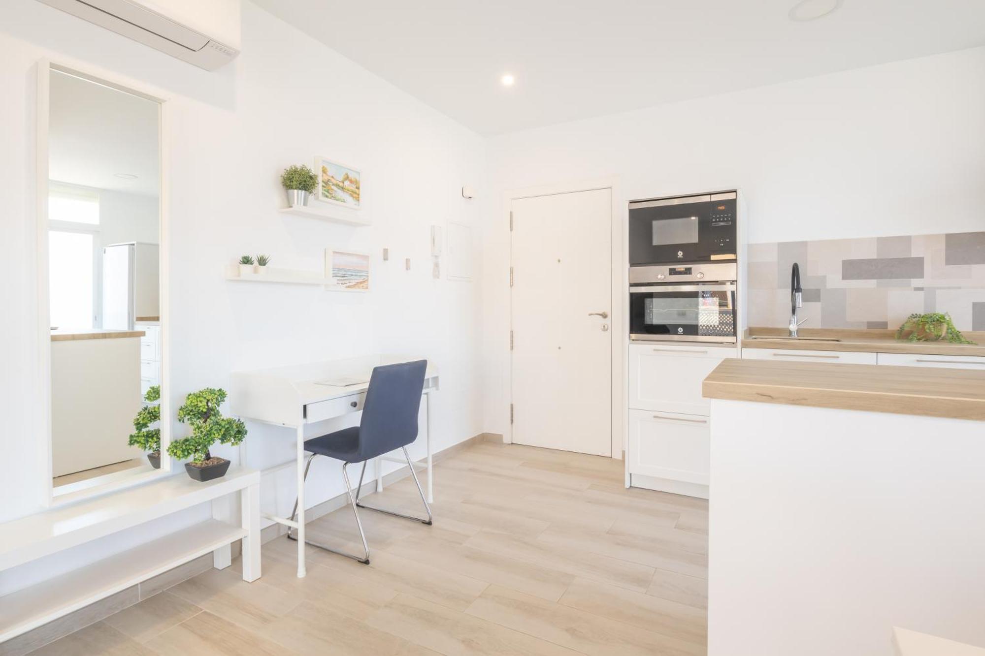 Center 100m From The - Happy Marbella