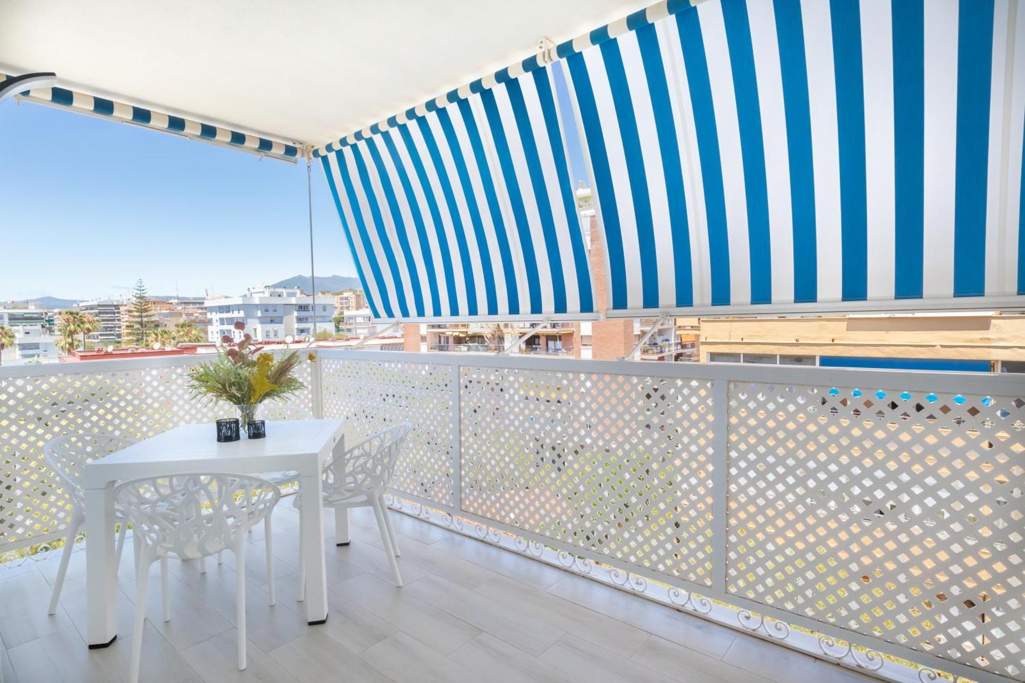 Center 100m From The - Happy * Marbella